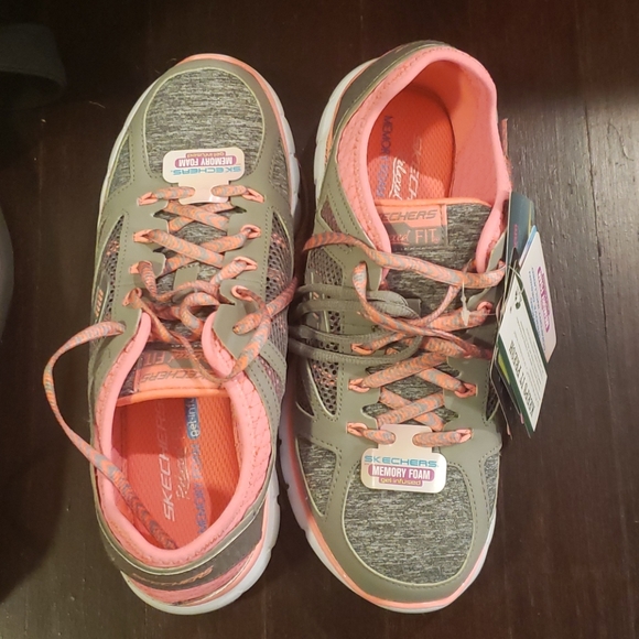 skechers memory foam runners